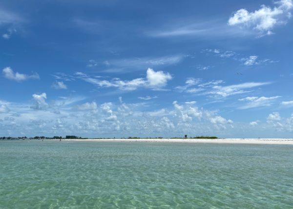 Google Meetのバーチャル背景に使える綺麗な海の画像20選～無料でシンプルなおすすめ画像～