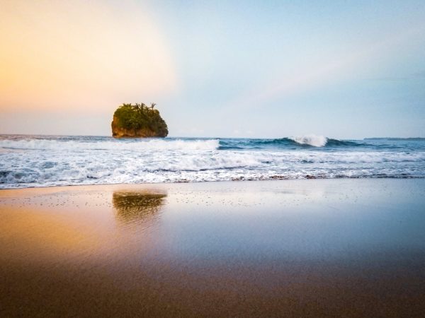 【Beach】Best 20 Zoom Virtual Background - Free Download